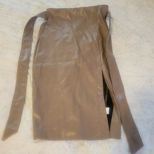 Leather skirt with belt and zipper in back